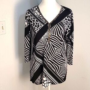 JM Collection Black & White Aysemetrical Print Top, Rhinestone Neckline, Sz Med